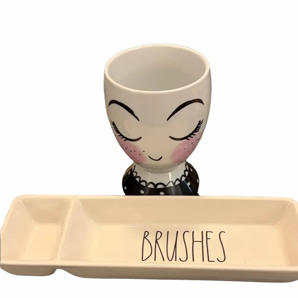 Chic Vanity Set: Makeup brushes Rae Dunn / hair brush holder just cute set of 2.